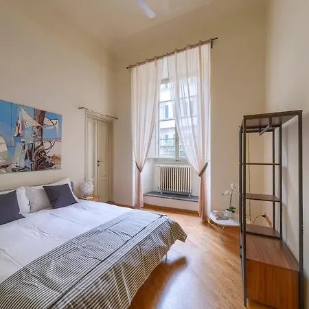 Apartament A Stone's Throw From The Duomo *